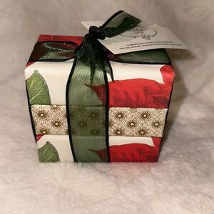 Alchimia Soap Rose Moisturizing Christmas Holiday Poinsettia Wrapped set 3 Soaps